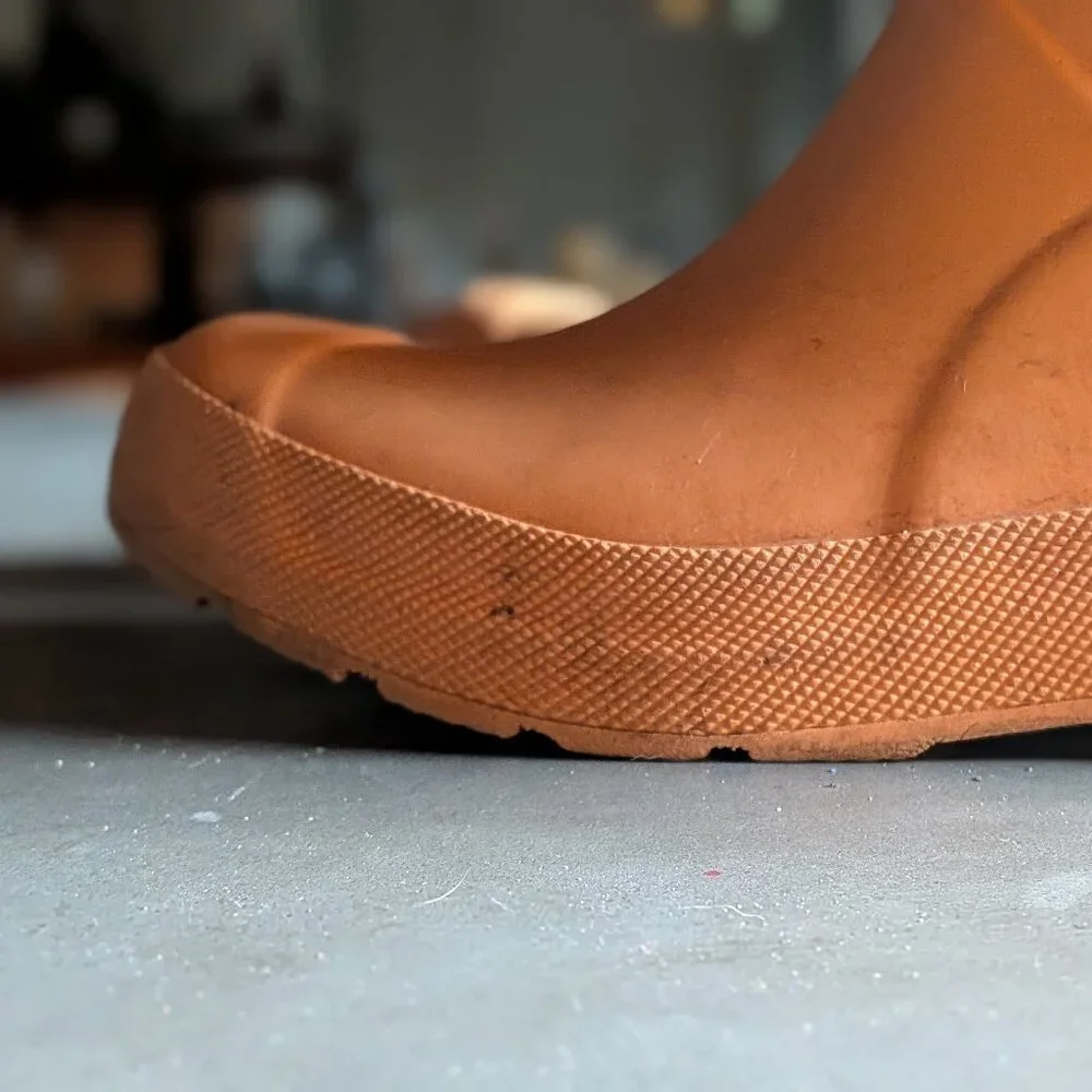 Hunter Original Short Pull-On Rain Boots - Peach / Orange (Size US 7 / UK 5)